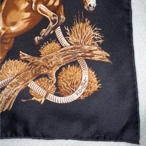 HERMES Le Mustangs Silk Scarf Vintage Equestrian Print STUNNING - Picture 11 of 12